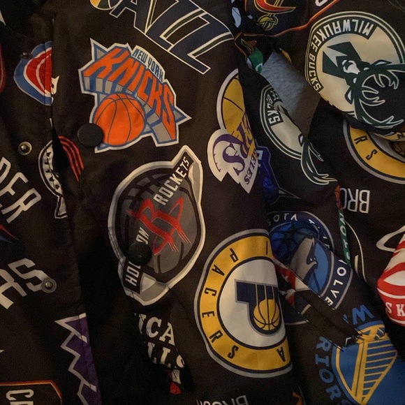 NBA team puffer button up - Picture 3 of 3